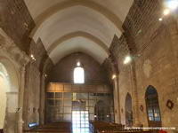 INTERIOR DEL TEMPLO HACIA LOS PIES