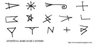 MARCAS DE CANTERO AL EXTERIOR DE CABECERA Y MUROS ORIGINALES