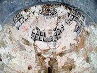 B�VEDA DEL �BSIDE DEL TEMPLO-RESTOS DE PINTURAS ROM�NICAS Y MODERNAS