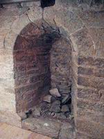 VENTANAL CEGADO AL INTERIOR DEL LIENZO OESTE DE LA TORRE