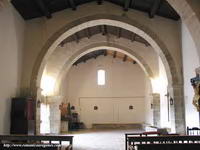 NAVE HACIA LOS PIES DEL TEMPLO