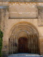 PORTADA PRINCIPAL EN EL MURO SUR