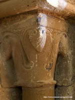 CAPITEL DE LA ARQUER�A ABSIDAL, TRAS EL ALTAR
