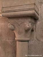 CAPITEL DE LA ARQUER�A ABSIDAL, TRAS EL ALTAR