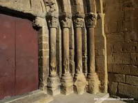 CAPITELES DEL LADO ESTE