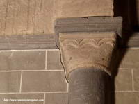 CAPITEL DEL MURO NORTE, DECORADO CON �LUNAS�
