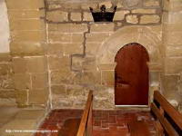 INTERIOR DE LA NAVE HACIA LOS PIES.