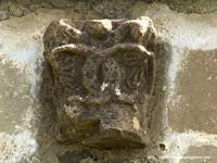 CAPITEL EN CONSTRUCCI�N ADOSADA
