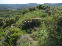 LADO NORTE DEL CERRO: PROBABLE POTERNA DE ESCAPE