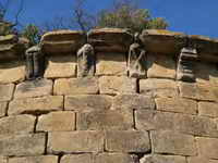 DETALLE DE LOS CANECILLOS DE LA CABECERA