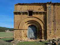 PORTADA A LOS PIES DEL MURO SUR