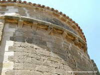CORNISA DEL NIVEL PRIMITIVO DEL TEMPLO, SUSTENTADA EN CANECILLOS