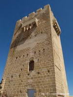 TORRE�N MEDIEVAL RECIEN RESTURADO, AL SUR DEL TEMPLO