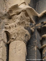 DETALLE DE LA CABECERA RECRECIDA DEL TEMPLO