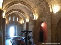 INTERIOR DEL TEMPLO HACIA LOS PIES