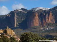 EL TEMPLO ANTE LOS MALLOS DE RIGLOS