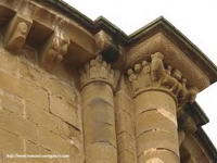 CAPITELES DEL LADO NORTE DEL &Aacute;BSIDE CENTRAL. cABALLEROS Y DAMAS
