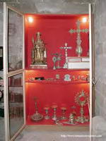 OBJETOS LIT�RGICOS EN LA SACRIST�A