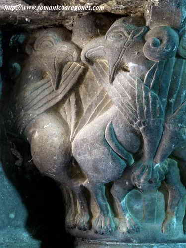 DETALLE DEL CAPITEL DE LOS GRIFOS