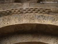 DECORACI�N DE LA PORTADA Y CRISM�N