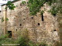 MURO SUR HACIA LA CABECERA. PORTADA CEGADA Y OPUS SPICATUM