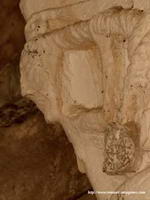 CAPITEL DEL LADO SUR. SIRENAS
