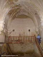 INTERIOR DE LA CABECERA, HACIA LOS PIES DEL TEMPLO. MURO DE CIERRE ADIFICADO ENTRE PRIMERO Y SEGUNDO TRAMO DE LA NAVE