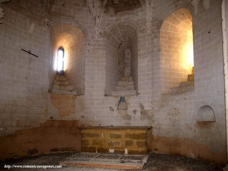 INTERIOR DEL �BSIDE CENTRAL