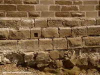 ALJIBES. A DERECHA CAPILLA