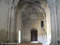 INTERIOR DEL TEMPLO HACIA LOS PIES