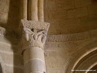 DETALLE CAPITEL ABSIDIAL. FRISO DE LAZO CONT�NUO IGUAL QUE AL EXTERIOR