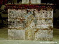 DETALLE DEL ALTAR EN EL &Aacute;BSIDE CENTRAL. HAGIOGRAF&Iacute;A DE SAN PEDRO