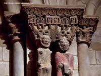 COLUMNAS-ESTATUA