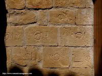 MARCA DE CANTERO EN MURO SUR
