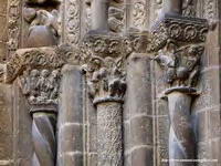 CAPITELES DE PONIENTE