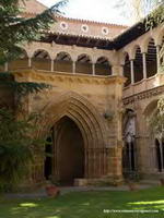 LAVATORIO EN EL �NGULO SUROESTE DEL CLAUSTRO