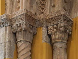 DETALLE DE LOS CAPITELES