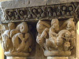 DETALLE DE LOS CAPITELES DEL VANO DE SAN PEDRO DE DUE�AS
