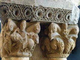 DETALLE DE LOS CAPITELES DEL VANO DE SAN PEDRO DE DUE�AS