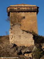 VISTA SUR DEL CASTILLO. EN PRIMER PLANO RESTOS DEL CUBO SUR.
