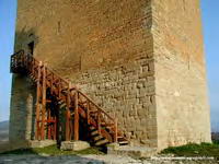 BASE DE LA TORRE. VISTA SURESTE. GRANDES SILLARES �ROMANOS?