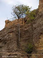 ESCALERAS TALLADAS EN LA ROCA