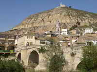 VISTA GENERAL DEL PUEBLO DESDE EL PUENTE MEDIEVAL