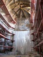 INTERIOR DEL TEMPLO HACIA LA CABECERA. ANDAMIAJE