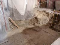 PL�STICOS PROTEGIENDO MURO NORTE DE CRIPTA CON PINTURAS G�TICAS