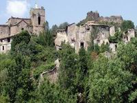 CASER�O DE CLAMOSA Y AL FONDO, EL CASTILLO
