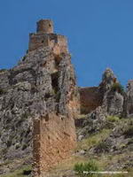 CASTILLO Y RESTOS DE CONTRUCCIONES DEFENSIVAS
