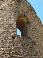 PUERTA EN LADO NORTE DE LA TORRE