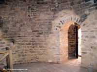 PUERTA DE ENTRADA AL INTERIOR. ARRANQUE ESCALERA INTRAMURO