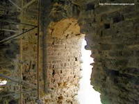 PUERTA, AL INTERIOR. LIENZO NORTE
